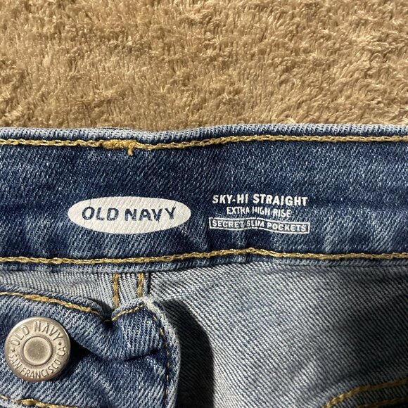 Old Navy Jeans Womens Sz 6 Sky High Extra Blue Distressed Raw Straight Leg Pants - Picture 2 of 8